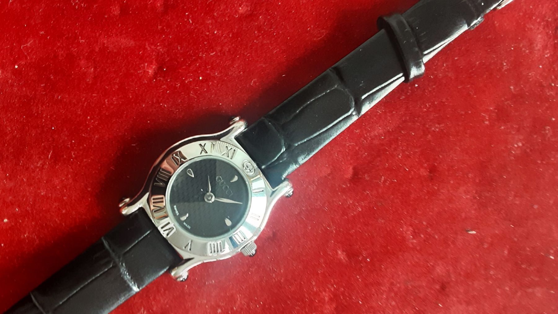 Gucci Montres: Belle montre Damec GUCCI 6500L – Neuf (Voir description) à Neuchâtel par wyl_zxp8