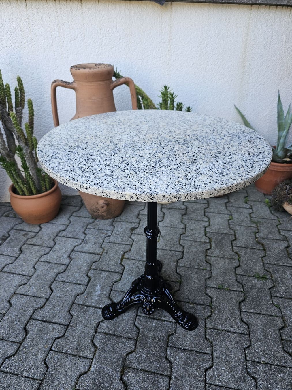 Tables: Granittisch Bistrotisch Balkontisch – D'occasion à Villnachern par hasta08 5