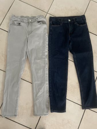 2 neuwertige/neue H&M Stretch Jeans Gr.158