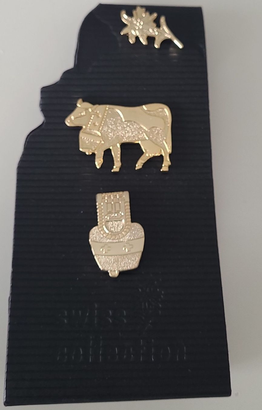 Swiss Placchette & Badge: Pin's Suisses Dorés - Collection 'Swiss Collection' – Usato da Morges venduto da PascRoch