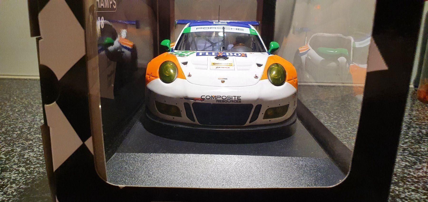 Porsche Modellini d'auto: Porsche 911 GT3 R 1:18 – Nuovo e nell'imballaggio originale da Ballwil venduto da Veyron94 4