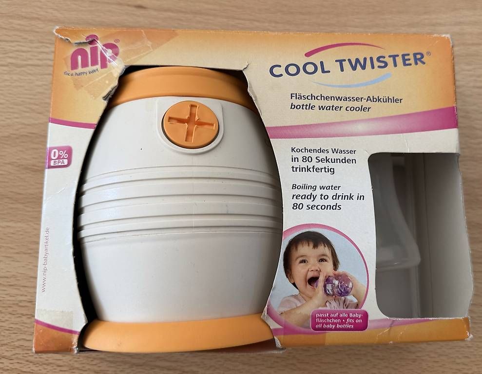 Pasti del neonato: Schoppen-Ei, Fläschchen-Wasser-Abkühler Cool Twister – Usato da Unterägeri venduto da v_a_s6y8