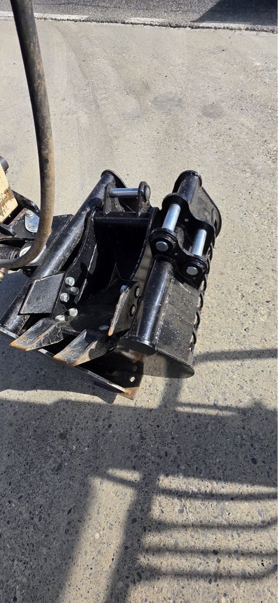 Hutter Escavatori: Bagger 1,5 Tonnen Nuoman – Usato da Niederbipp venduto da baggerch 1