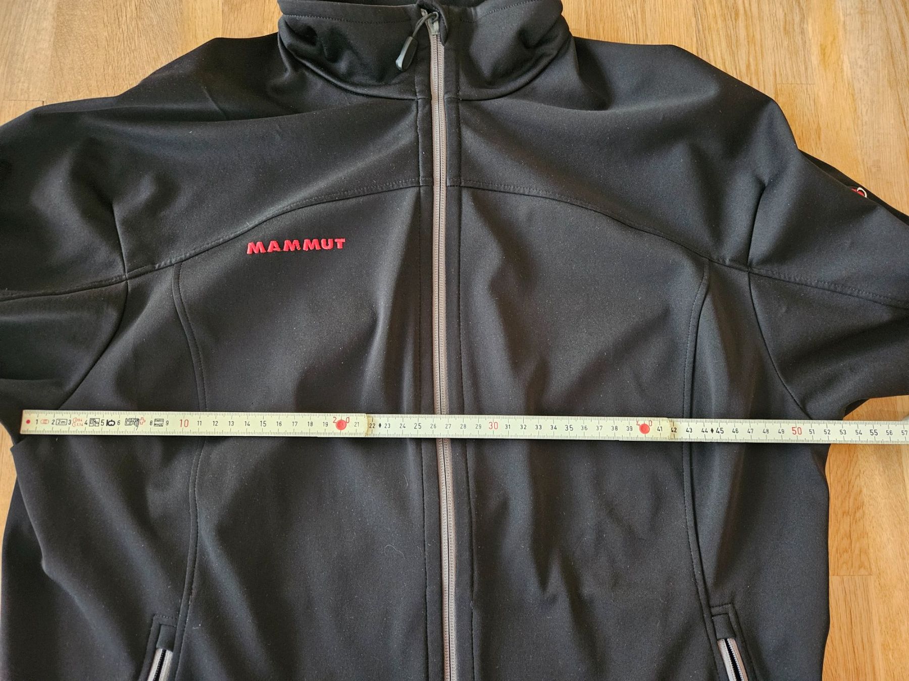 Mammut Jacken: Mammut, Soft Tech Jacke schwarz, leicht + flexibel, Top-Occ. – Gebraucht aus Einsiedeln von Salusa 3