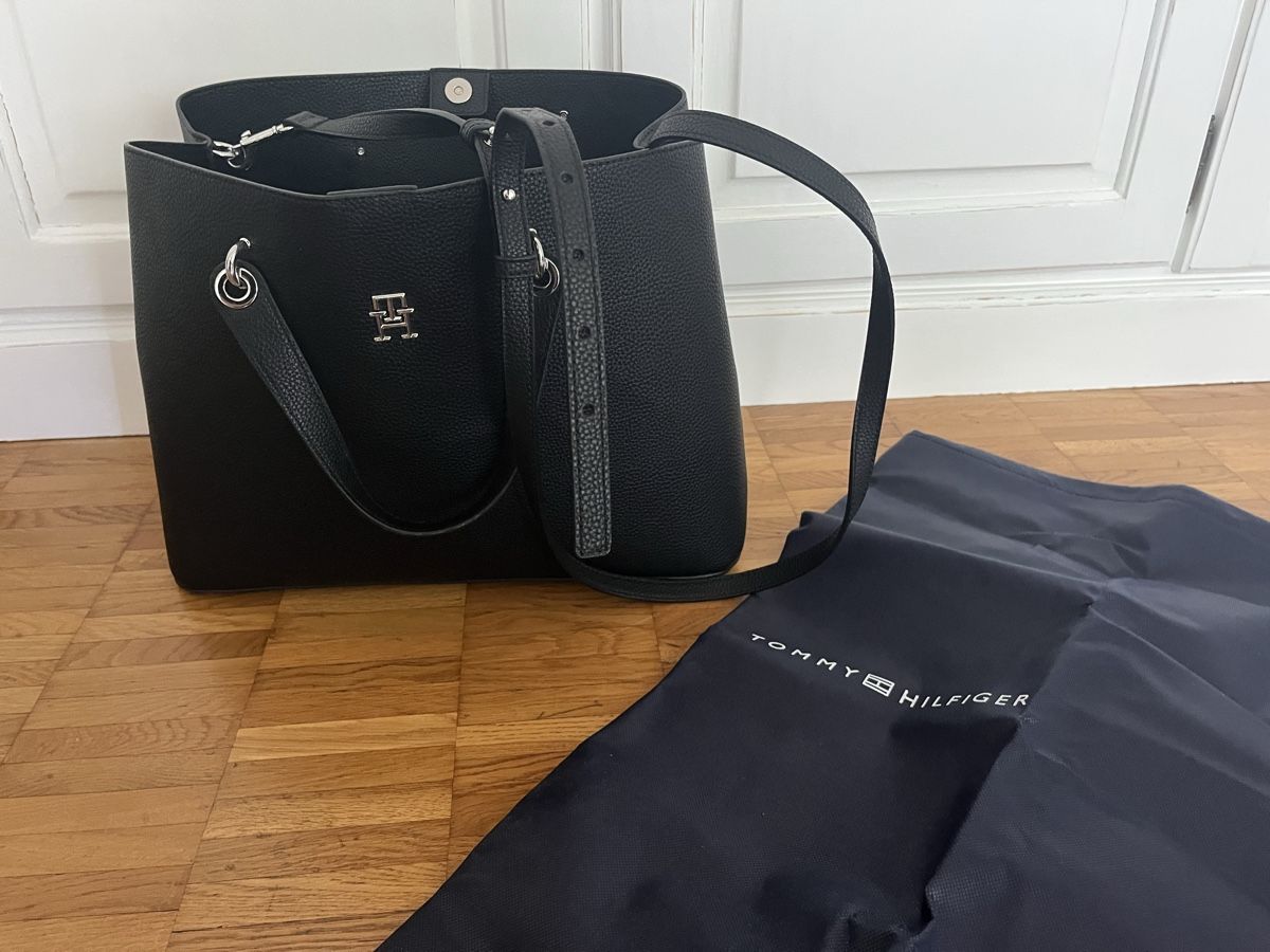 Tommy Hilfiger Taschen für Damen: Umhängetasche Tommy Hilfiger NEU – Neu und originalverpackt aus Uznach von le-ma-di- 2