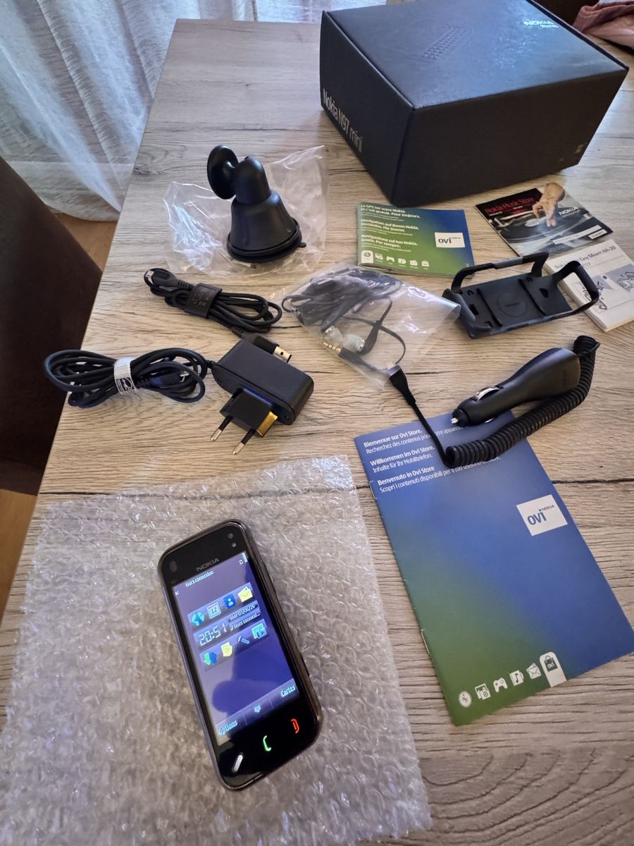 Nokia Telefoni cellulari / Smartphones: Nokia N97 mini complet avec accessoires d'origine – Nuovo e nell'imballaggio originale da La Chaux de fonds venduto da car_f9yg 1