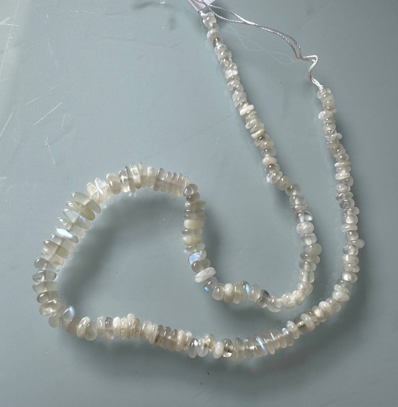 Catenine: exclusiver Mondstein wunderschön,   Strang       mit "Feuer" – Nuovo e nell'imballaggio originale da Leuggern venduto da gemshow 5