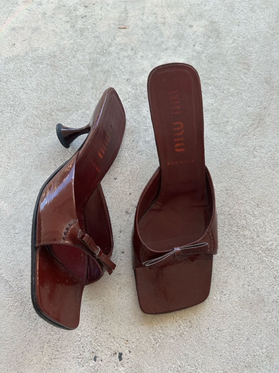 Miu Miu Damenschuhe: Miu Miu heels bordeux – Neu (gemäss Beschreibung) aus Stein AG von aca_b5vr
