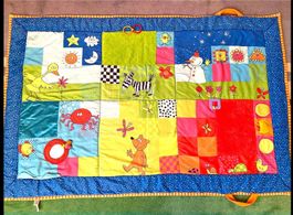 Krabbeldecke / Spieldecke von Taf Toys, 100x150cm, farbig