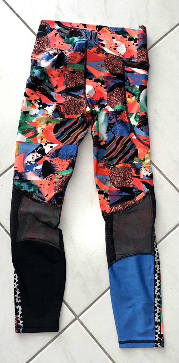 Under Armour Leggings: UNDER ARMOUR LEGGINS GR. S  – Gebraucht aus Unteraegeri von MH203 3