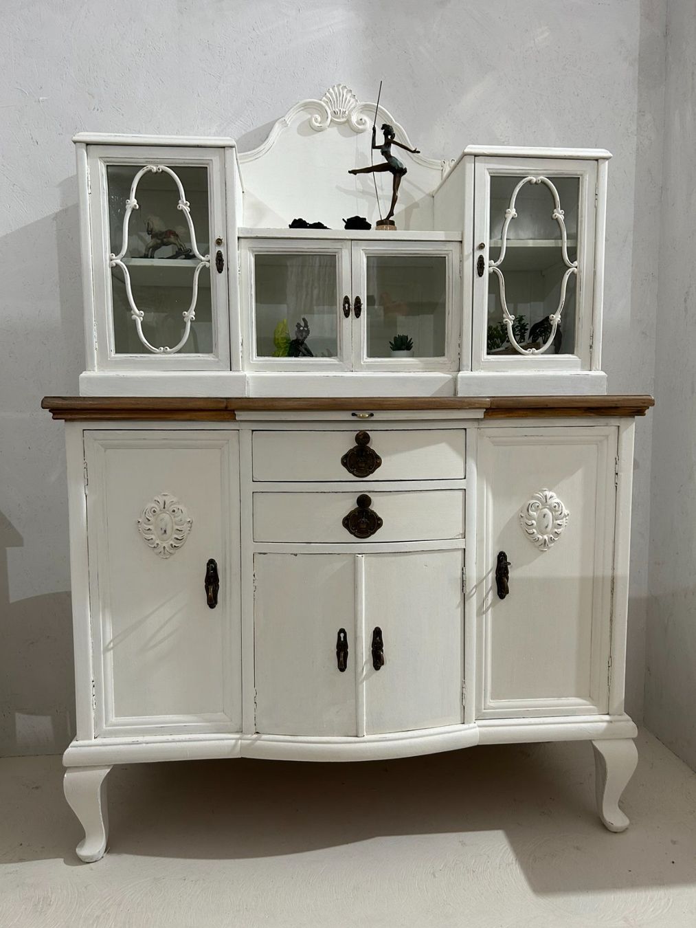 Büffets: Küchenbuffet Schrank Vitrine Eiche antik weiss vintage – Gebraucht aus Gränichen von boernies01