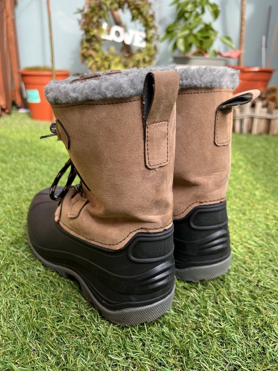 Schuhe für Jungen: Warm Winter Boots, Gr. 33 Kids – Gebraucht aus Horgen von CarmenRL 2