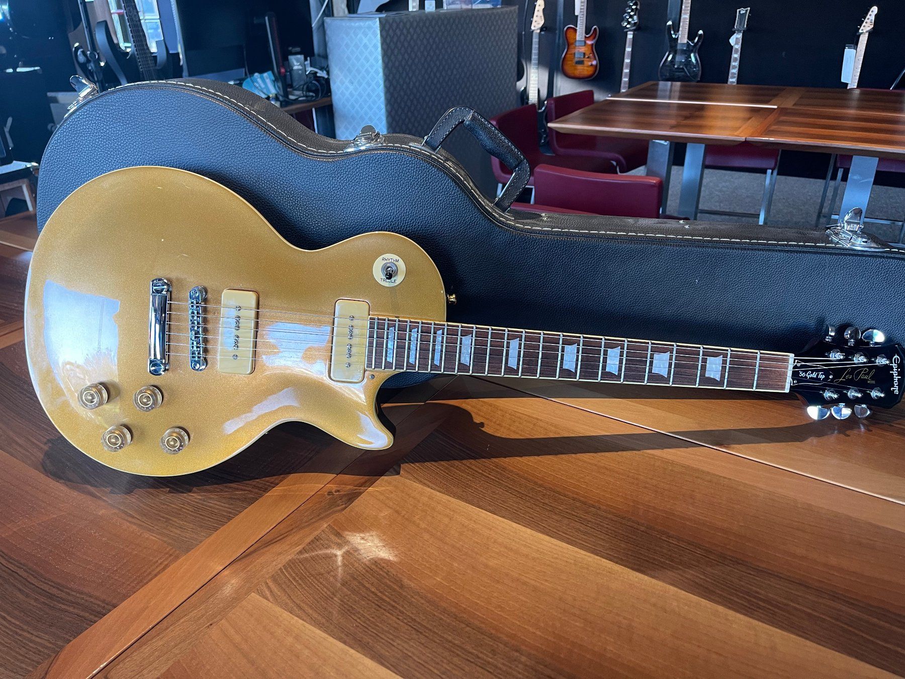 Epiphone Strumenti musicali: EPIPHONE Les Paul '56 Gold Top E-Gitarre inkl. Koffer – Usato da Kaiserstuhl AG venduto da GTM-Kaiserstuhl 6