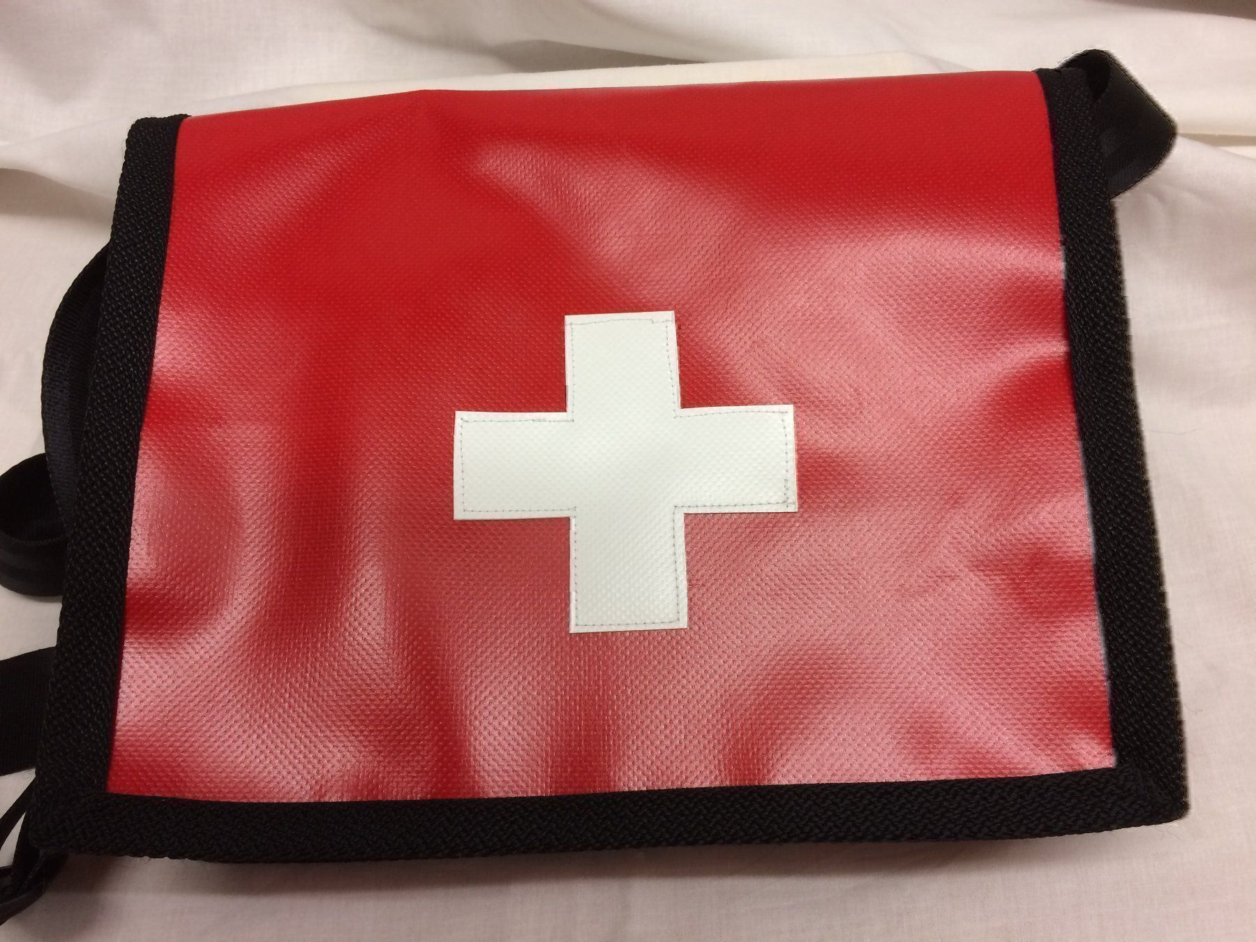 Borse da donna: Blachenhandtasche neu CHF. 26.00 – Nuovo (secondo la descrizione) da Spreitenbach venduto da Margot-09