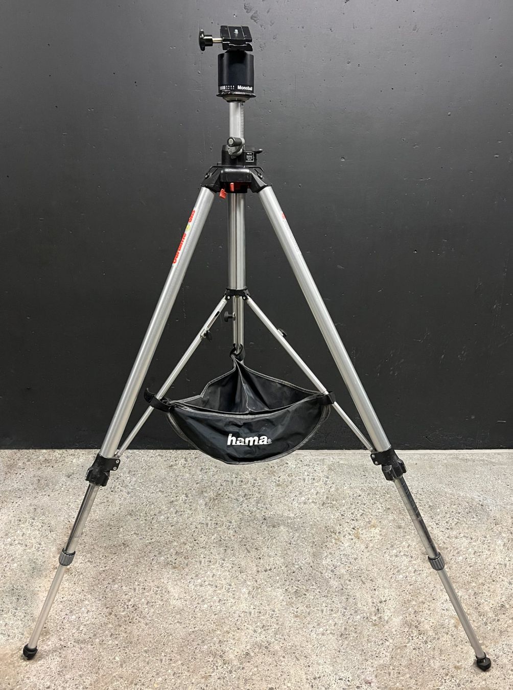 Treppiedi & Teste: Manfrotto Stativ mit Kugelkopf und Ablagebeutel – Usato da Engelberg venduto da TC55 1
