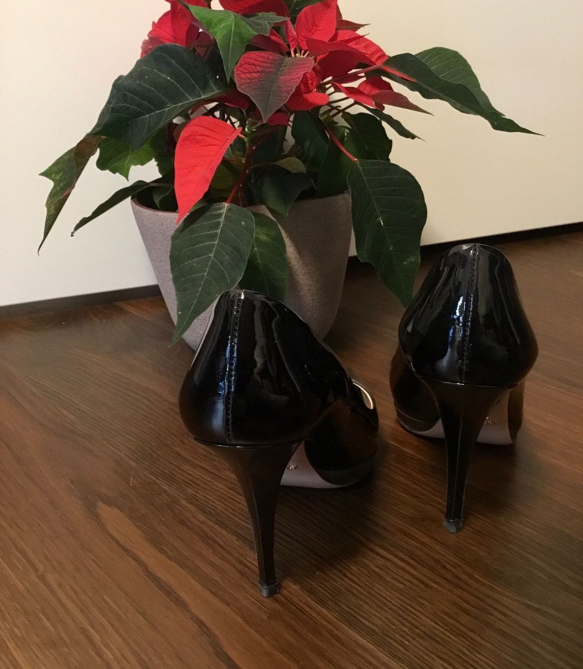 Prada Scarpe da donna: PRADA Peep Toe Stiletto lackleder 38.5 – Usato da Basel venduto da 18Inspiration 1