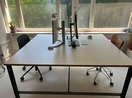 Doppel-Bürotisch Multiplex weiss mit USB/Strom  Top Zustand