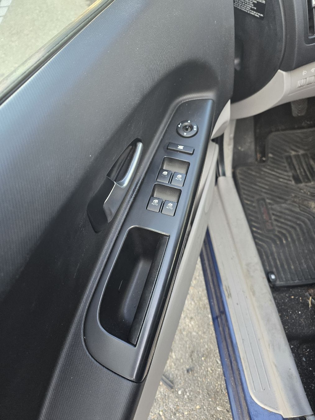 Kia Automobili: Kia cee'd,  2.0 DPF SW – Difettoso da Kerzers venduto da Hemingway_Motors 4