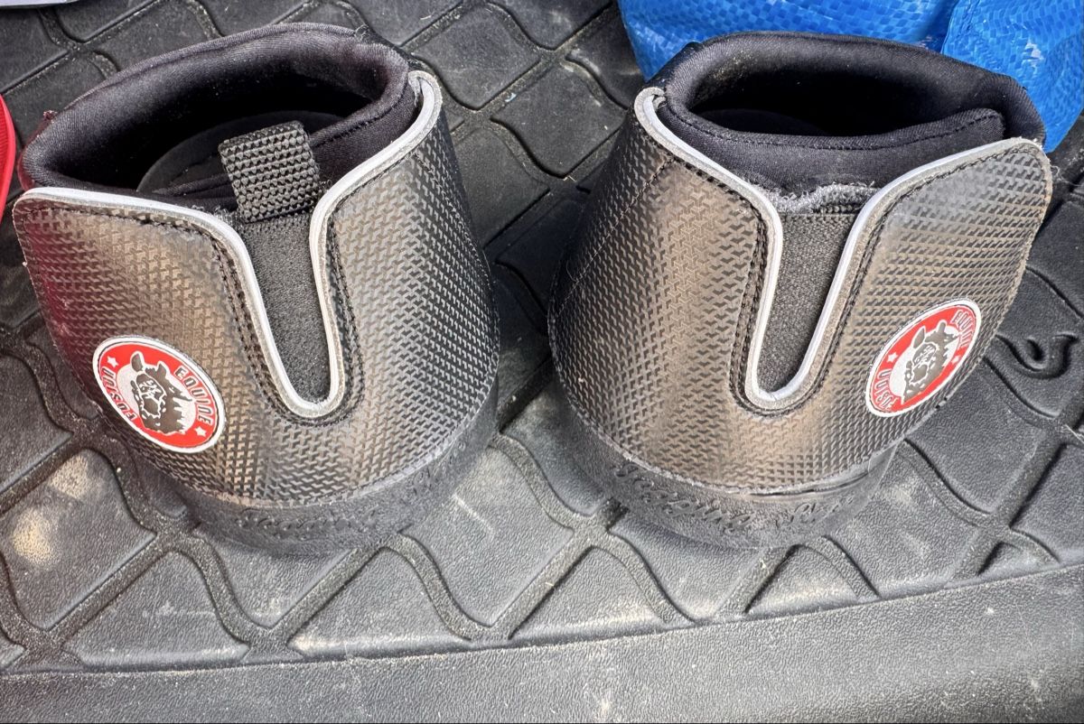Hufschuhe: Neue Slim Altarain Pferdeschuhe – Neu (gemäss Beschreibung) aus Embrach von Debby_1986
