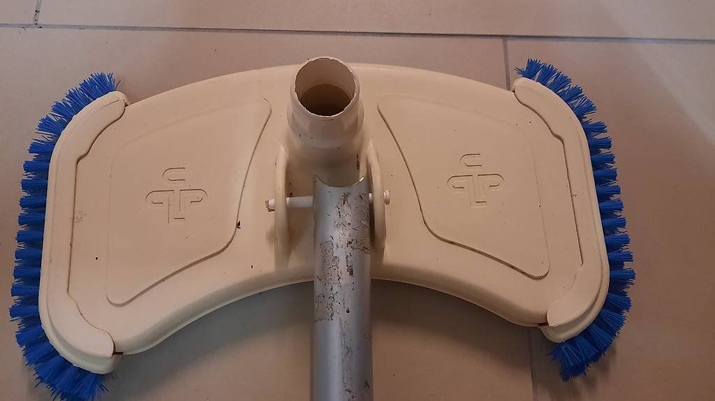 Schwimmbad: Poolbürste – Gebraucht aus Jeuss von LeoLy