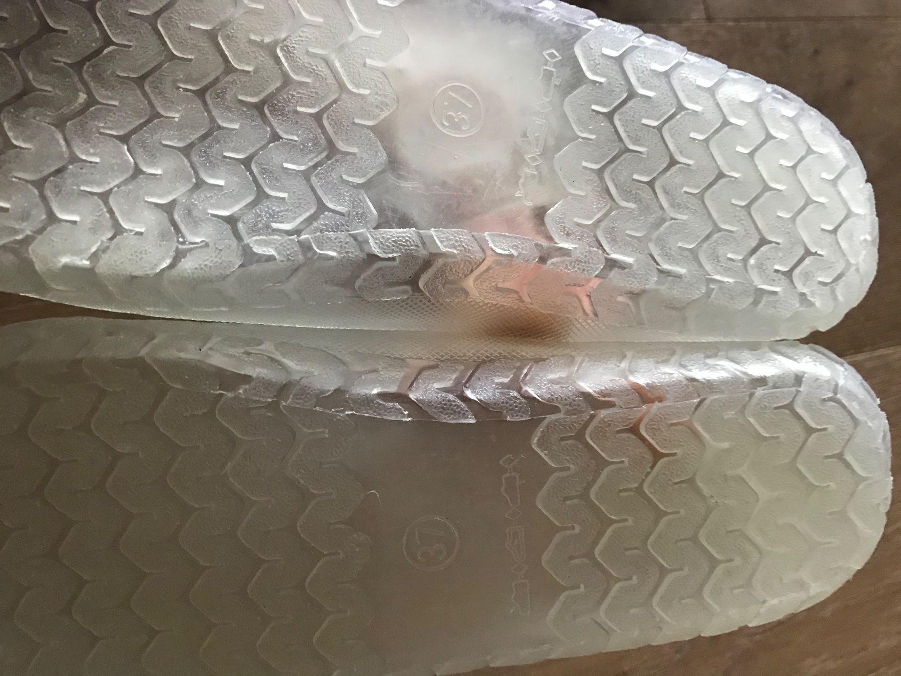 Scarpe da uomo: Badeschuhe Gr. 37 – Usato da Affoltern am Albis venduto da variablend 1