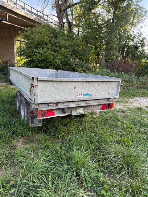 Rimorchi: Une remorque basculante Waroquier – Usato da Russy venduto da Guenefle 2