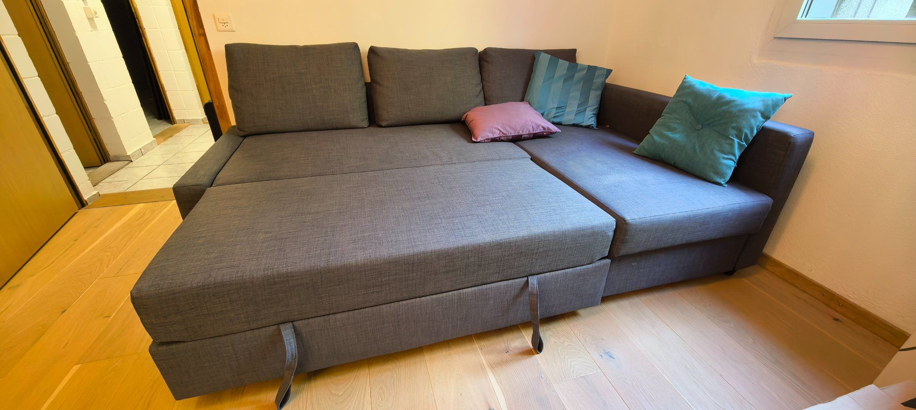 Ikea Divani: Ecksofa mit Bettfunktion dunkelgrau gut erhalten – Usato da Duggingen venduto da firedog144 3