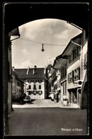 AK Wangen a. Aare, Strassenansicht mit Brunnen und Häusern