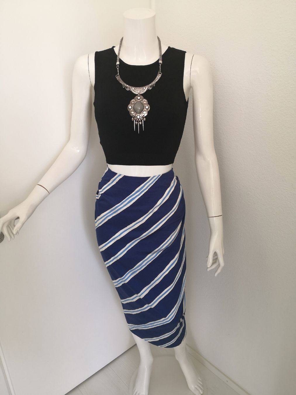 Mango Gonne: 🤩 MANGO MIDI-ROCK BLAU GESTREIFT – Nuovo (secondo la descrizione) da Olten venduto da Naja-Twins-Twins 3