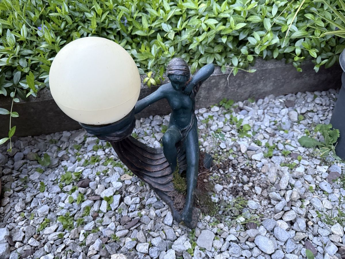 Tutte le decorazioni: Deko - Frauenfigur – Usato da Horgen venduto da Timitree 2