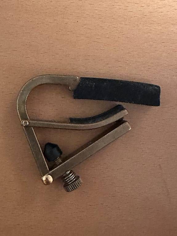Strumenti musicali: Shubb Ukulele Capo C9B – Usato da Kriens venduto da SupiDupiDeal