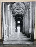 Schwarz-Weiss Bild- Säulengang (23x32cm)