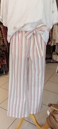 Leichte Sommerhose mit Bindegürtel Grösse S neuwertig