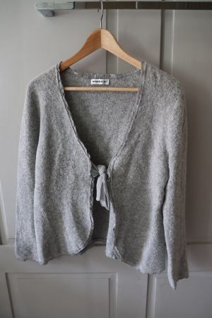 Graue Wolljacke von Public