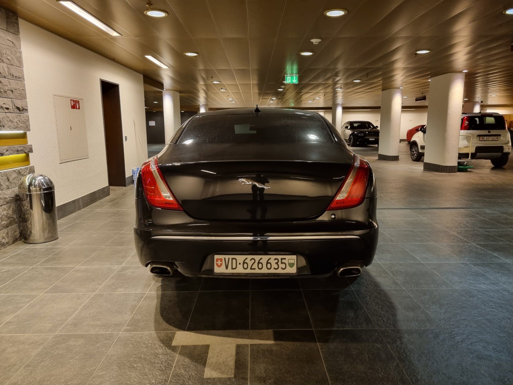 Jaguar Autos: Jaguar XJ 3.0 S/C AWD XJL – Gebraucht aus Rougemont von 911__ 9