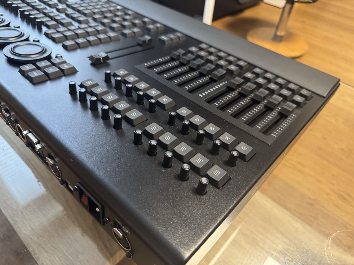 Sistema di controllo: MA Lighting grandMA3 onPC Command Wing + Flight Case + Lamp – Nuovo (secondo la descrizione) da Rüti ZH venduto da haq_kq8t 1