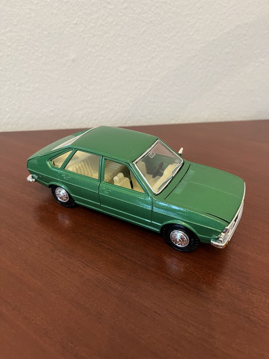 Gama Modellini d'auto: VW Passat von GAMA - Topzustand – Nuovo e nell'imballaggio originale da Wabern venduto da Housi78 7
