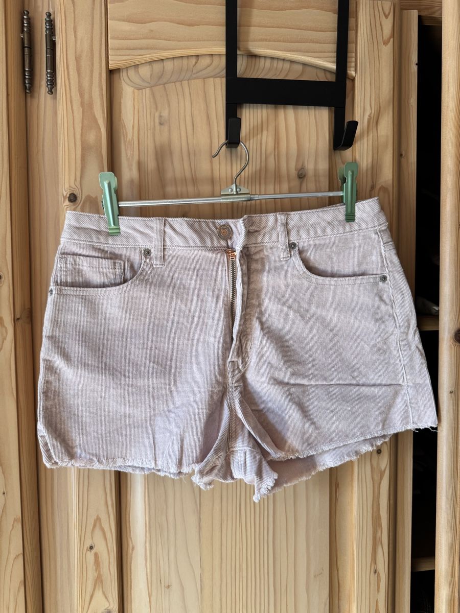 Hosen: Forever 21 Cord Shorts, Rosa, Grösse 40 – Gebraucht aus Hergiswil NW von kaufe_bei_kaufmann