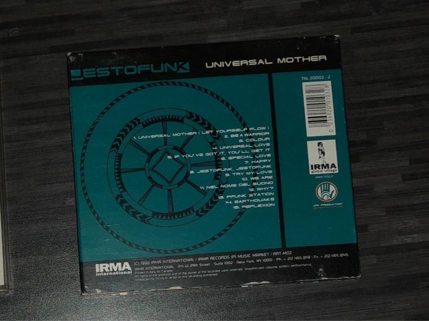 CD: JESTOFUNK - Universal Mother - CD Album – Usato da Steffisburg venduto da FutureOne 1