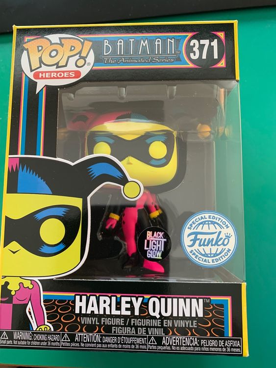 Funko Pop (371) Batman Harley Quinn (Black Light Glow) Kaufen auf