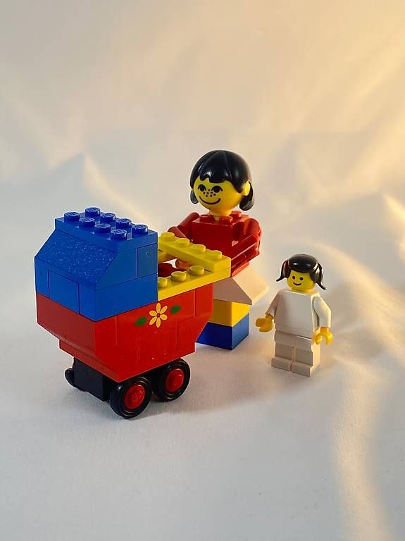 Spielzeuge: Lego Mutter mit Kind (208) – Gebraucht aus Zürich von CNM_Ricardo