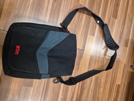 STM Umhängetasche, Labtoptasche neuwertig, k36