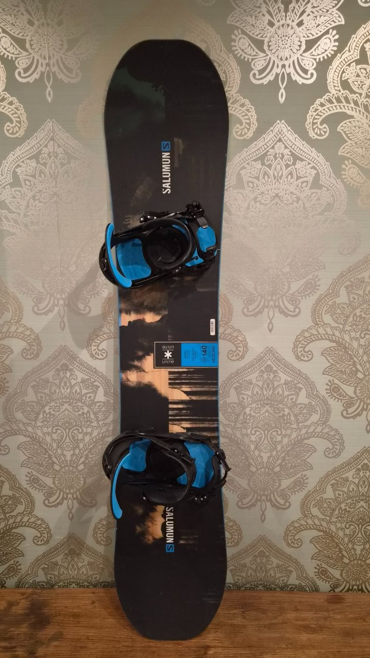 Salomon Boards: Salomon Snowboard 140cm inkl. Bindung – Gebraucht aus Oberrieden von Raja011