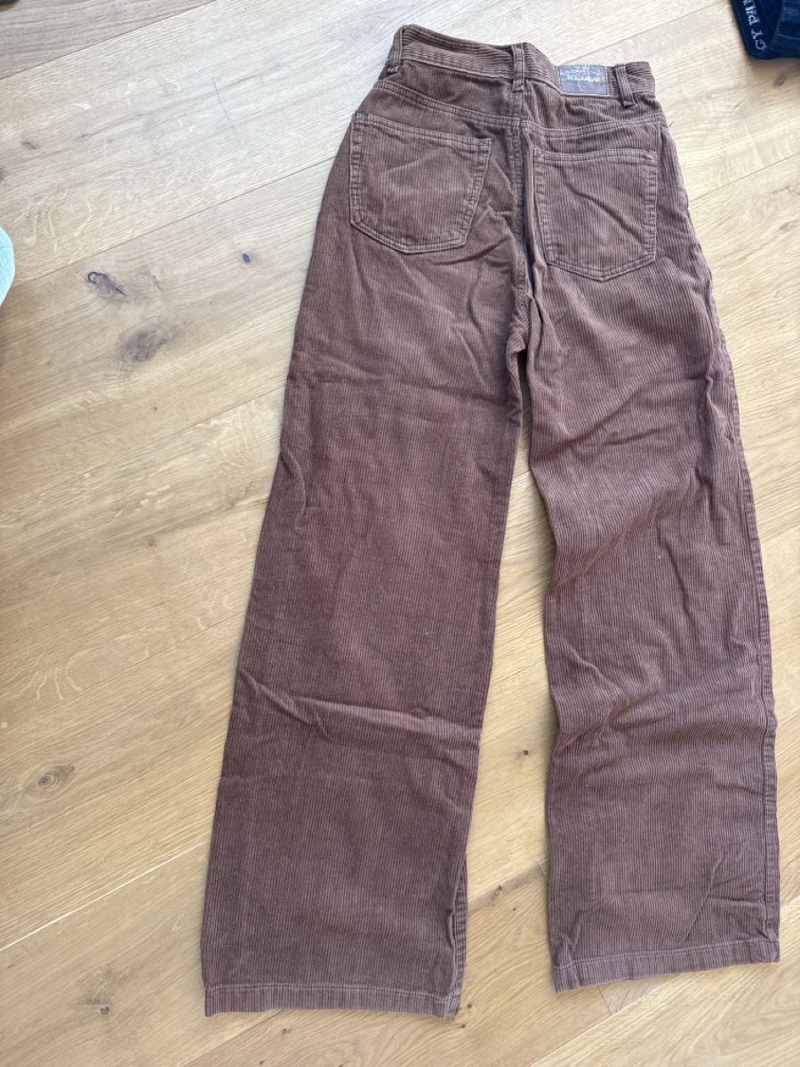 Pull&Bear Jeans: Pull&Bear Cordhose, Gr. 34, top Zustand – Usato da Gelterkinden venduto da teddywidder 2