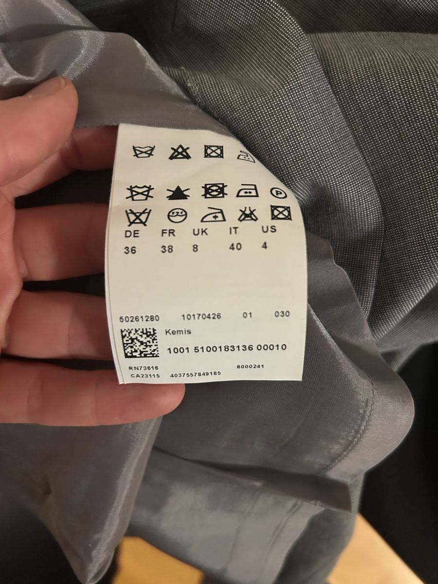 Hugo Boss Vestiti: EtuiKleid von Hugo – Usato da Zug venduto da Karin011113 1