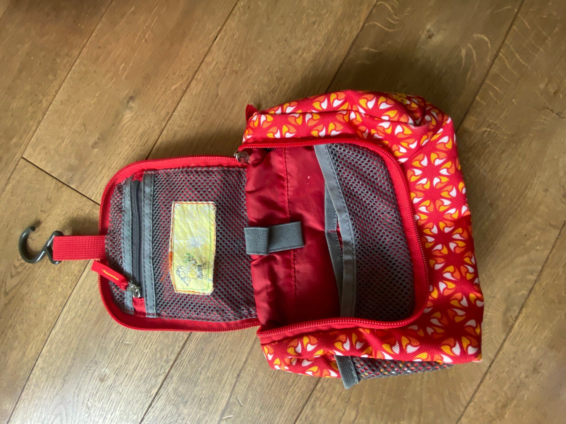 Valigie: Kinderrollkoffer mit Necessaire – Usato da Windisch venduto da Salat8 4