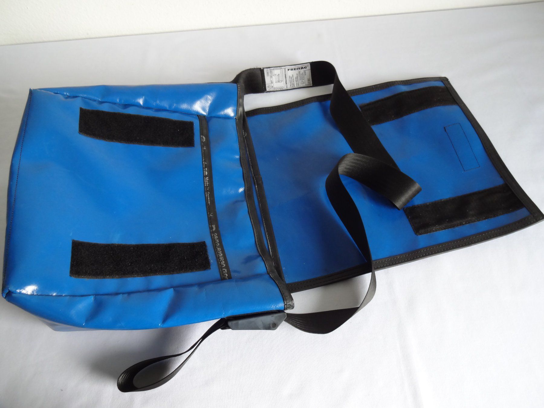Freitag Borse da donna: "" FREITAG "" Umhänge Tasche – Usato da Frauenfeld venduto da rey06 4