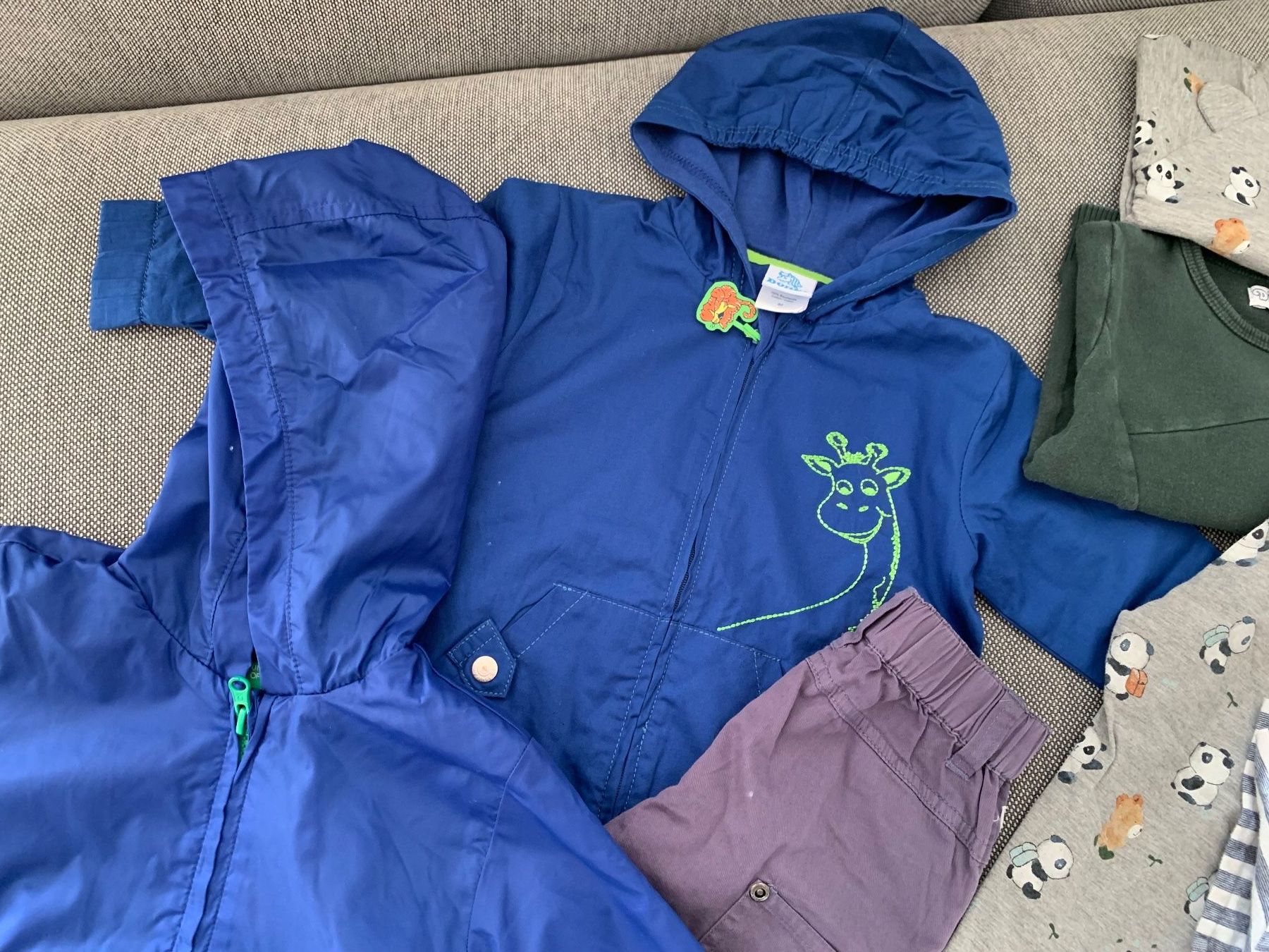 Lotti & Set di vestiti: Kleinkinder Kleiderpaket Gr:80-86. – Usato da Birmensdorf ZH venduto da eva.bari 2