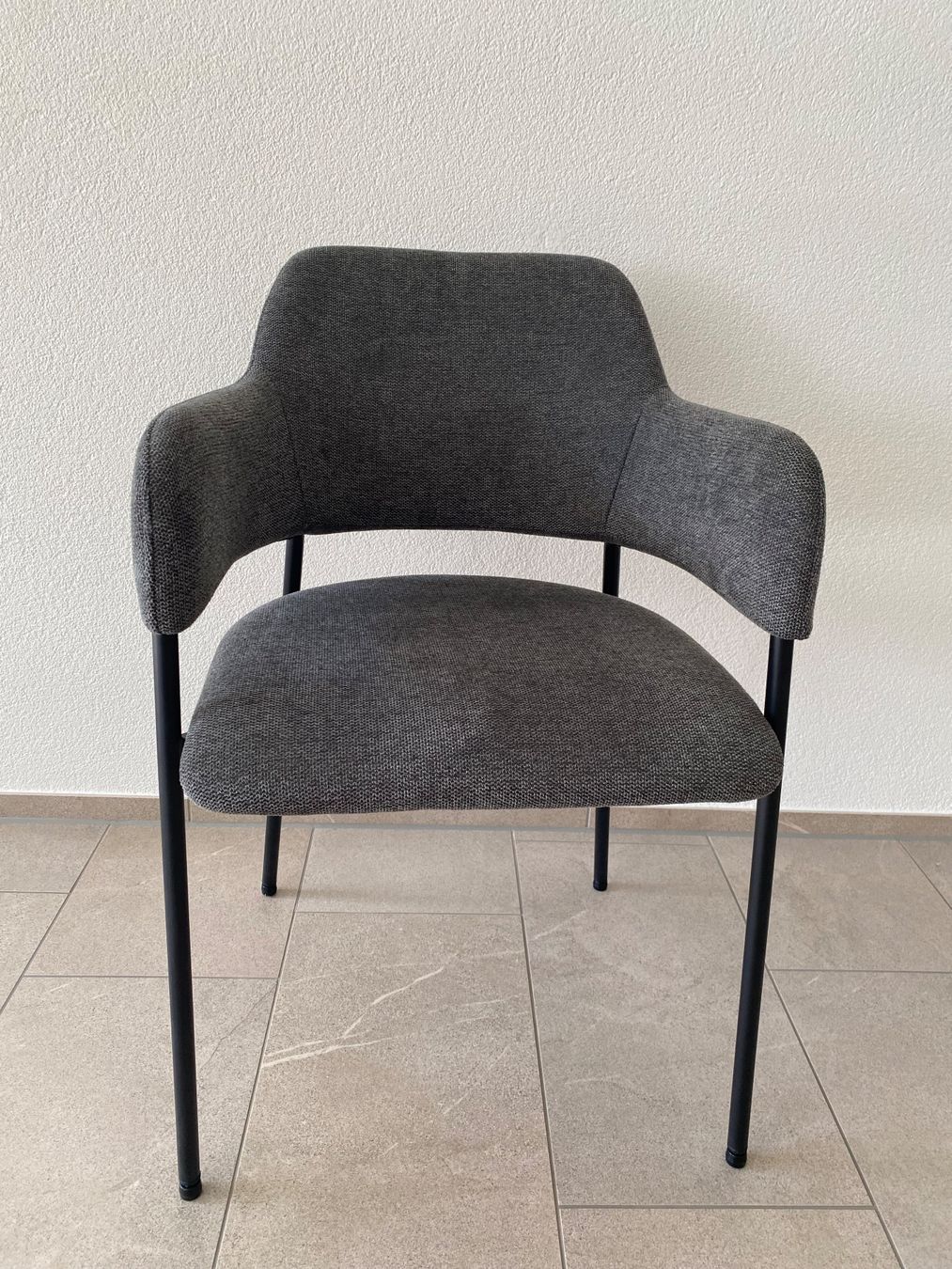 Set de table et chaises: Tisch mit 4 Stühlen – D'occasion à St. Gallen par lar_9nys 2
