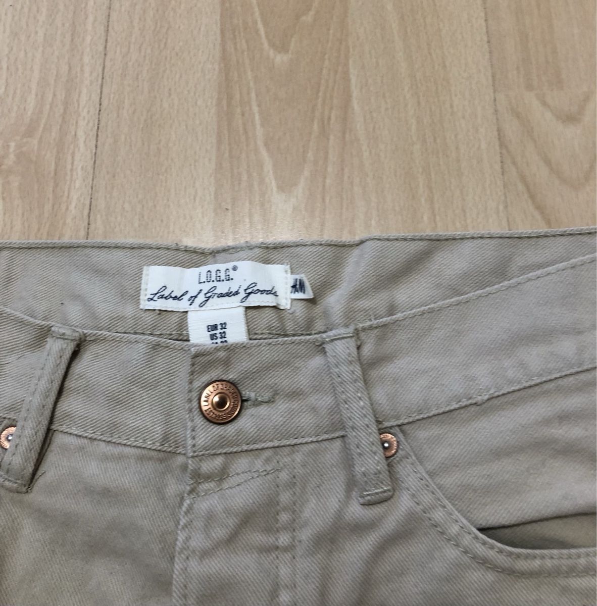 H&M Pantaloni: H&M Kurz Hose Size: 32 – Usato da Chur venduto da vicky7 4
